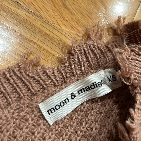 Moon & Madison XS cropped sweater great condition - Picture 4 of 4